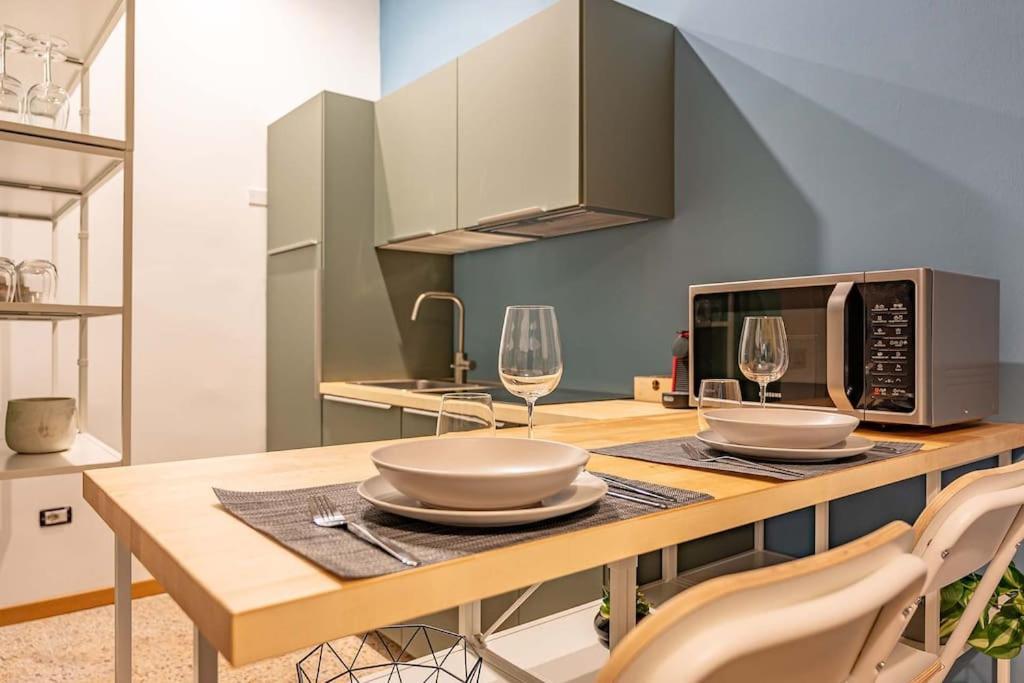 Guest Planet - Cozy Housing Porta Romana M3 Milano Exteriör bild